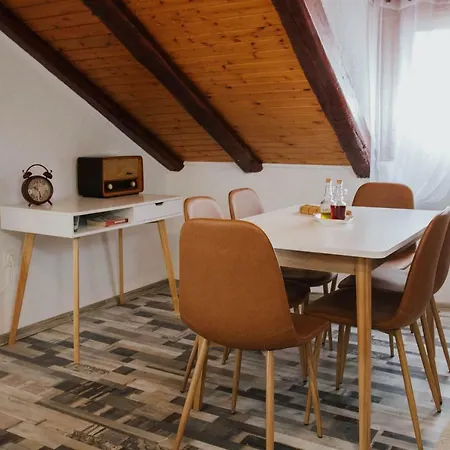 Toma Apartment